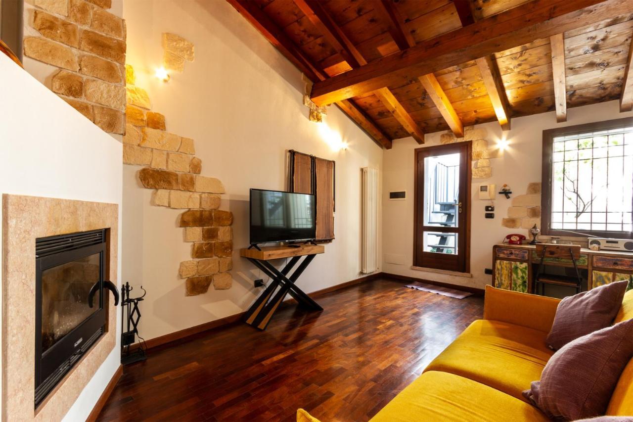 La Terrazza Apartment - Smart Holiday Mantova Esterno foto
